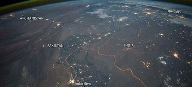 nasa-shared-the-photo-of-the-indo-pak-border-at-night-and-it-is-simply-breathtaking